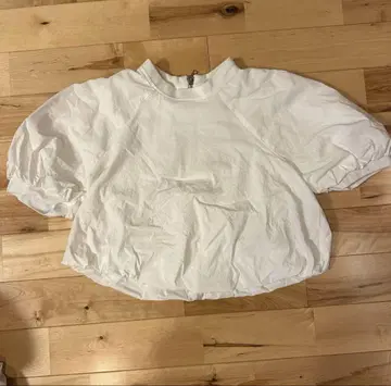 ZARA 화이트 볼륨 슬리브 셔츠