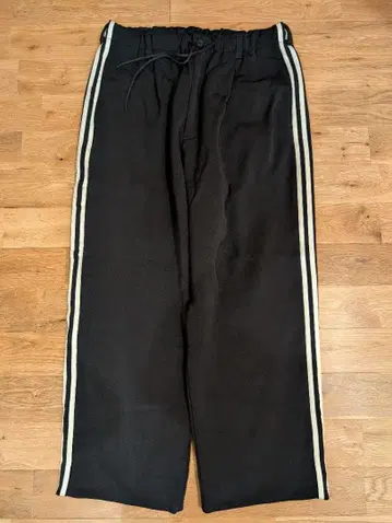 새상품급 Y-3 TRACK PANTS 트랙 팬츠 Y-3 스트라이프