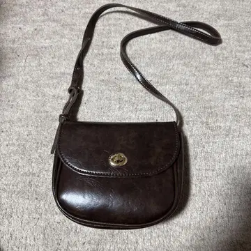 미니 플랩 디자인 숄더백