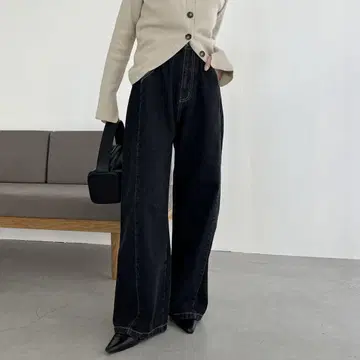 CAPRICIEUX LE MAGE 사이드 턱 데님 팬츠