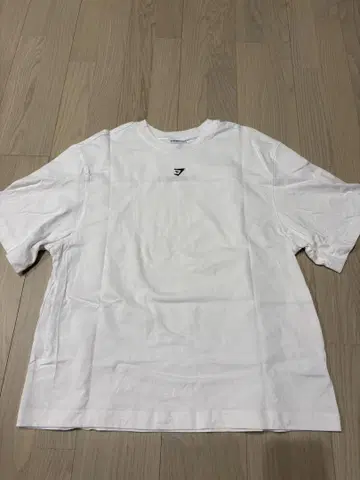 GYMSHARK 화이트 티셔츠 L 사이즈