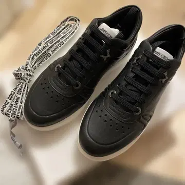 JIMMY CHOO 블랙 스니커즈