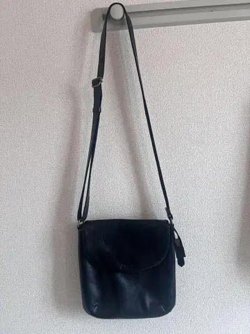 블랙 가죽 숄더백
