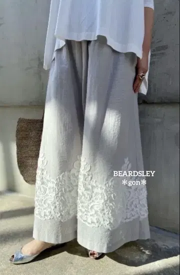 33000엔 BEARDSLEY 비어즐리 밑단 자카드 살루엘 배기 팬츠