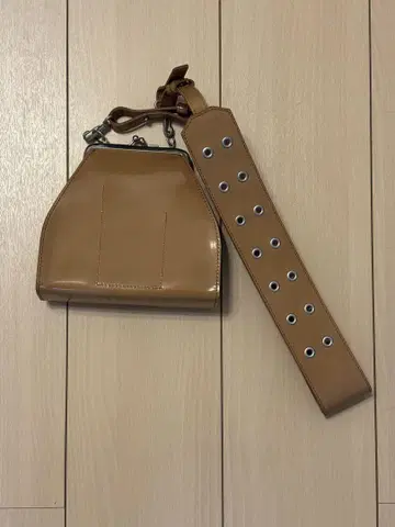 BIGOTRE 비고터 가마구치 숄더백