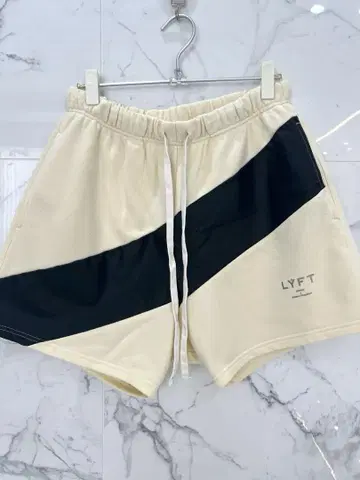 LYFT 숏팬츠 L 사이즈