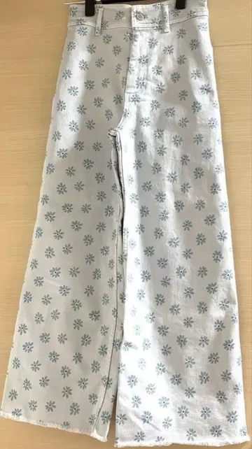 새상품급 ZARA 꽃무늬 와이드 팬츠 34