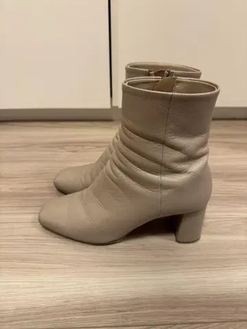 다이애나 스테디셀러 숏부츠 베이지 23.5cm 스퀘어토