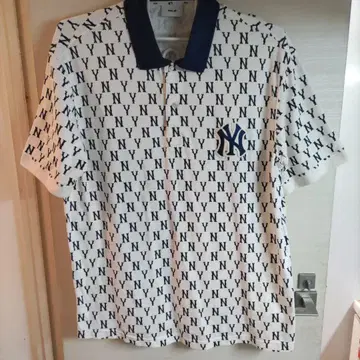새상품급 MLB 뉴욕 양키스 피케 셔츠 Size는 2XL 사용감 있음