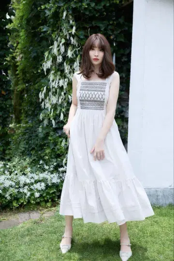 Herlioto Back Ribbon Smocked Long Dress