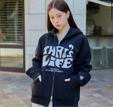 Front wave 로고 zip hoodie