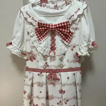 LIZLISA Creamy Berry 패턴 셋업 화이트