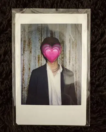 n.SSign 카즈타 폴라로이드 사진