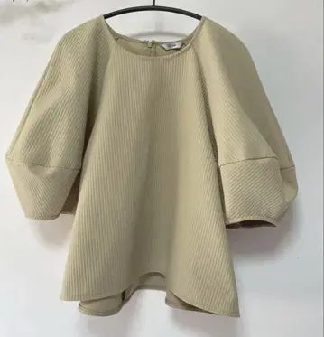CLANE STRIPE QUILT PUFF TOPS