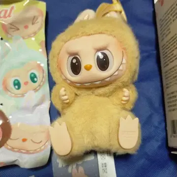 POP MART Have Seat 봉제 인형