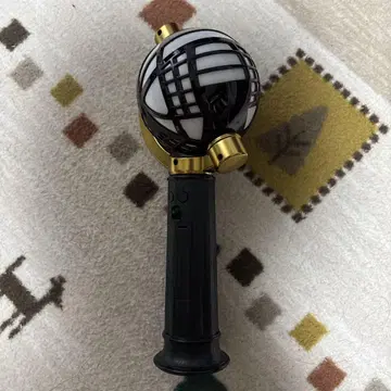 쟈니즈 응원봉 화이트 블랙 스트라이프 SixTONES
