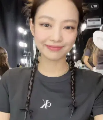 Calvin Klein 크롭 t셔츠 제니 착용