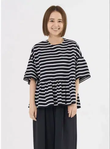 yori 보더 헴 프릴 티셔츠 블랙