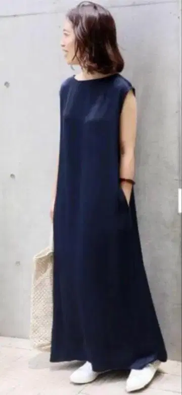 [새상품급] IENA 새틴 롱 원피스 네이비