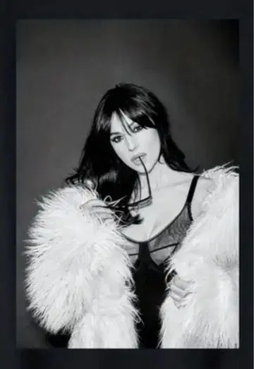 Monica Bellucci 모니카 벨루치 티셔츠 매트릭스 레어