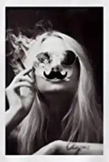 케이트 모스 T셔츠 수염 KATEMOSS 너바나 코트니 러브 레어