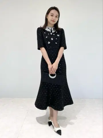 LEJA 레이스 카라 꽃무늬 비쥬 장식 스팽글 플레어 머메이드 드레스
