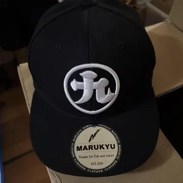 MARUKYU 로고 블랙 캡