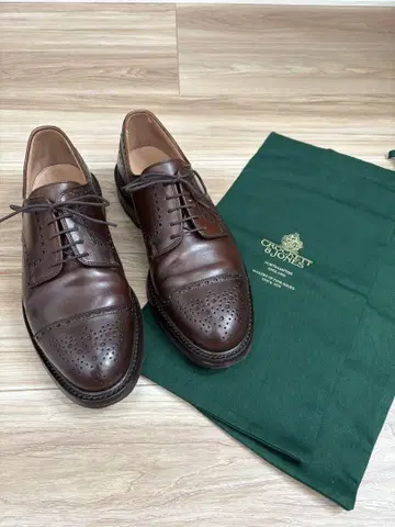 Crockett & Jones 브라운 가죽 신발