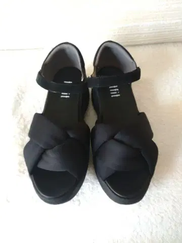fitfit 쿠션 트위스트 샌들 23.5cm 블랙