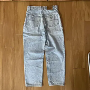 GUESS 라이트 블루 배기 데님 30inch