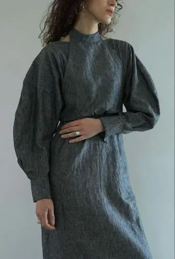 CLANE HALTER LAYERD ONEPIECE