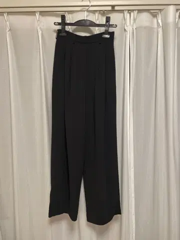 CLANE BASIC TUCK PANTS 블랙