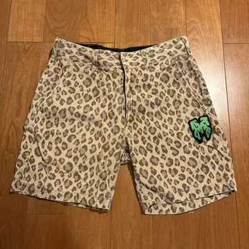 mxmxm 레오파드 무늬 하프 팬츠