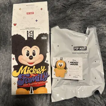 POP MART 미키 패밀리 키체인 플루토