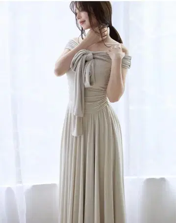 Andmary Orga 오프숄더 드레스 베이지