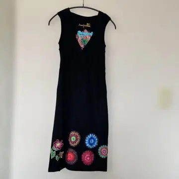 Desigual 블랙 슬리브리스 원피스