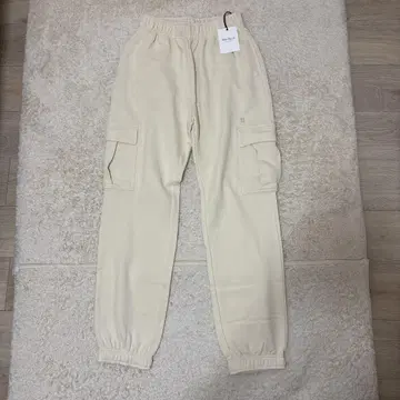 her lip to Flight Mode Cargo Pants
