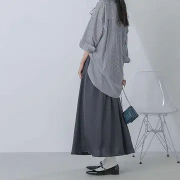 나노 유니버스 새틴 개더 스커트 차콜 그레이