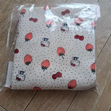 kippis HELLO KITTY 딸기 무늬 토트백