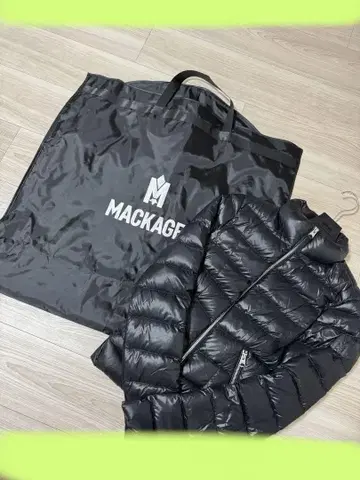 새상품급 MACKAGE 블랙 다운 자켓 REEMA XS