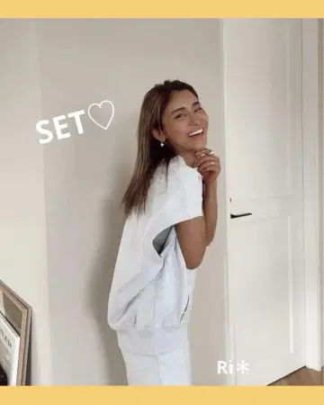 새상품급 ALEXIA STAM 셋업 스커트 맨투맨 상하의 SET