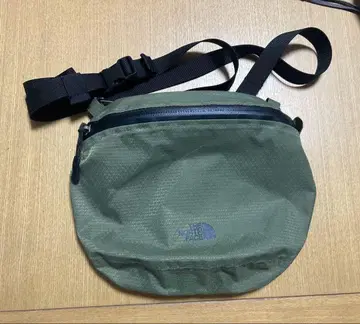 HE NORTH FACE 숄더백 올리브