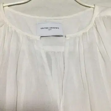 새상품 미사용 유나이티드 애로우즈 라미 린넨 블라우스