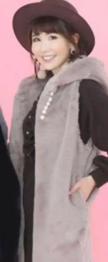 &LOVE 앤드러브 펄 비쥬 에코 퍼 베스트 베이지 M