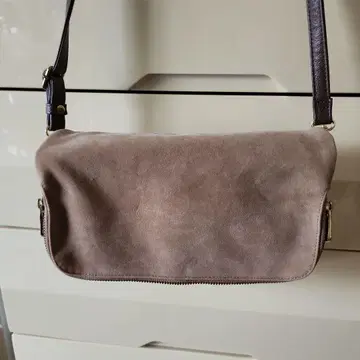 페이지 숄더백