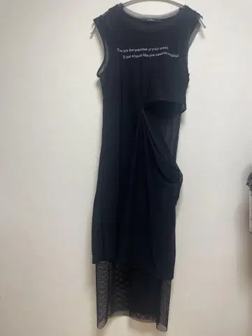 블랙 슬리브리스 티셔츠 원피스