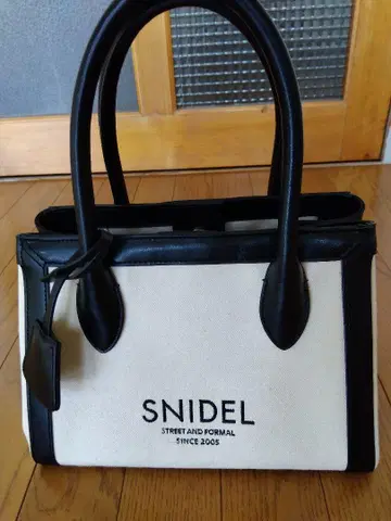 SNIDEL 토트백 화이트/블랙