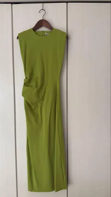 ZARA 슬리브리스 원피스 그린 사이즈 2