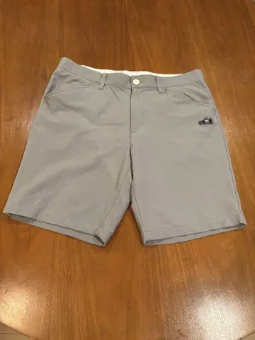 New Balance 그레이 숏팬츠
