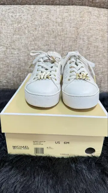MICHAEL KORS 23cm 스니커즈 통굽 새상품급